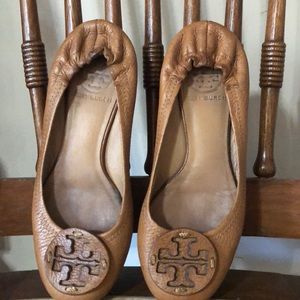 Tory Burch tan leather flats